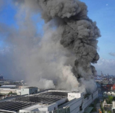 逸云天便攜式四合一氣體檢測(cè)儀MS400-S：守護(hù)工業(yè)安全，防范電池工廠爆炸悲劇